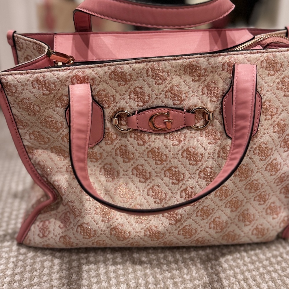 GUESS Izzy Girlfriend Tote Bag Salmon Logo - Picture 8 of 13